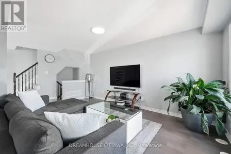 124 Pennant Avenue Ottawa ON K2J 5W6