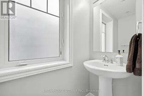 124 Pennant Avenue Ottawa ON K2J 5W6