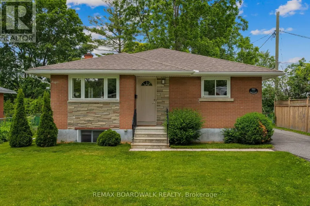 1311 Adirondack Drive Ottawa ON K2C 2V7