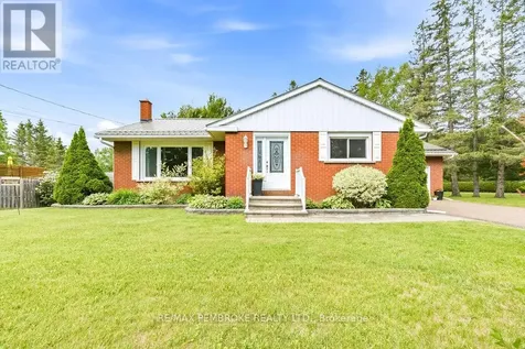 92 Ken Avenue Laurentian Valley ON K8A 6W5