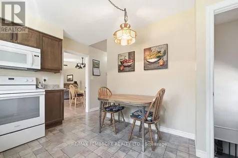 92 Ken Avenue Laurentian Valley ON K8A 6W5