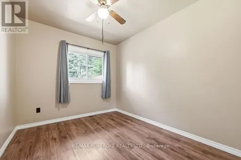 92 Ken Avenue Laurentian Valley ON K8A 6W5