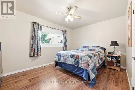 92 Ken Avenue Laurentian Valley ON K8A 6W5