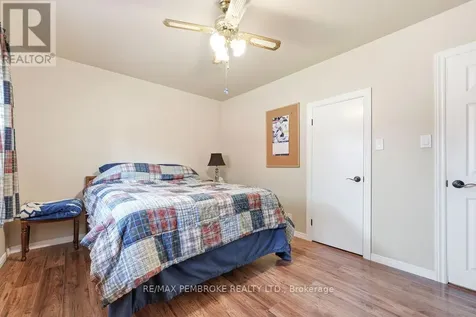 92 Ken Avenue Laurentian Valley ON K8A 6W5
