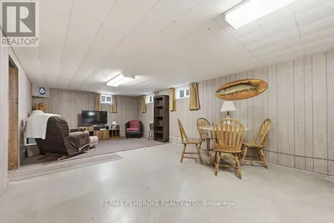 92 Ken Avenue Laurentian Valley ON K8A 6W5