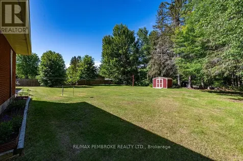 92 Ken Avenue Laurentian Valley ON K8A 6W5