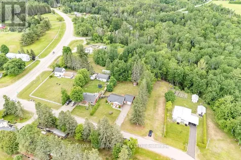 92 Ken Avenue Laurentian Valley ON K8A 6W5