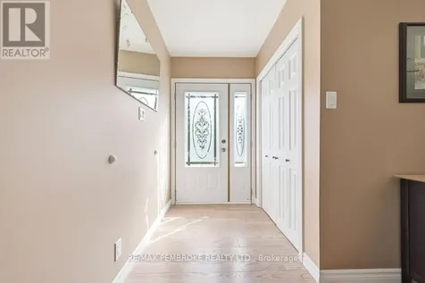 92 Ken Avenue Laurentian Valley ON K8A 6W5