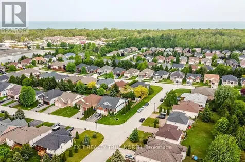 29 Old Hickory Lane Wasaga Beach ON L9Z 3B1
