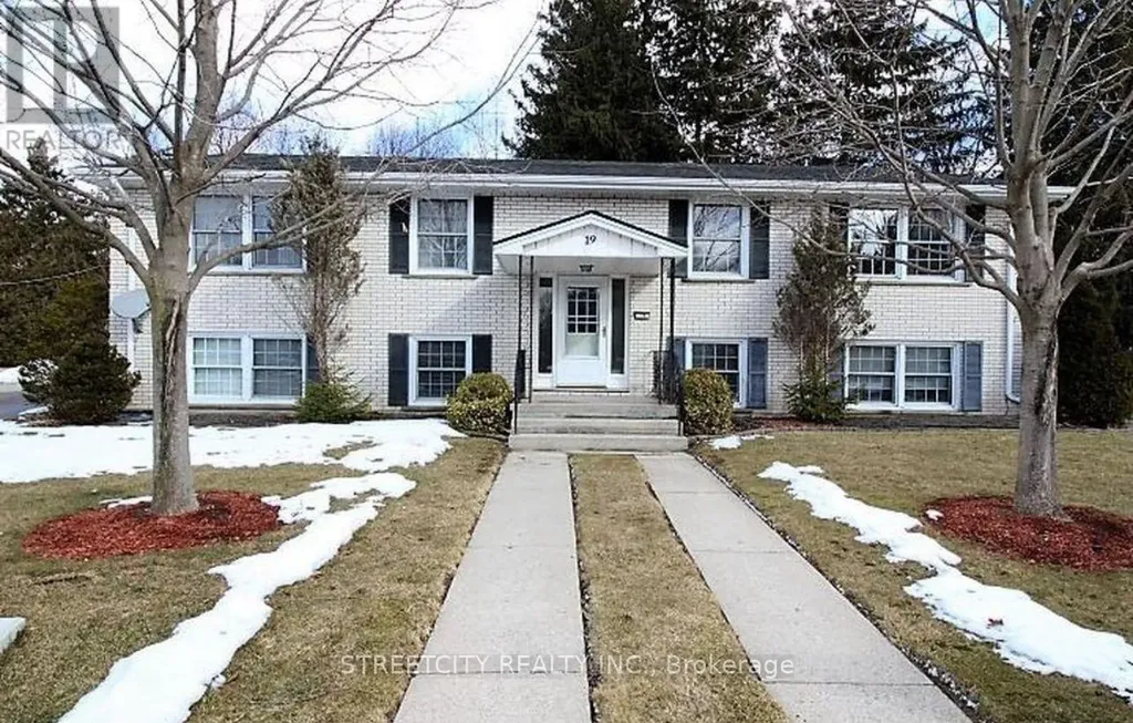 19 Johnson Place St. Thomas ON N5P 2E9