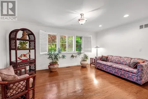 35 Brentwood Road Oakville (mo Morrison) ON L6J 4B7