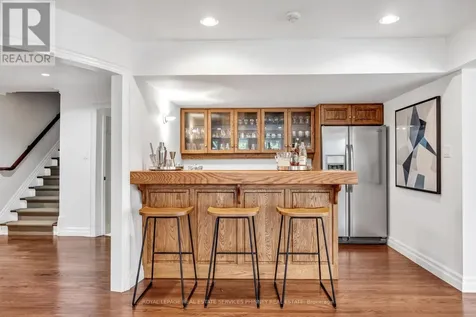 35 Brentwood Road Oakville (mo Morrison) ON L6J 4B7