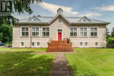 21481 Butternut Lane South Glengarry ON K0C 1Z0
