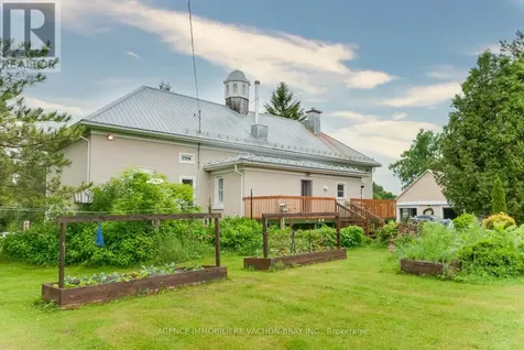 21481 Butternut Lane South Glengarry ON K0C 1Z0