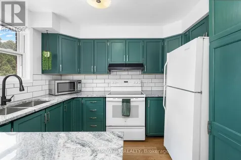 8 Jessie Drive Perth ON K7H 3J1