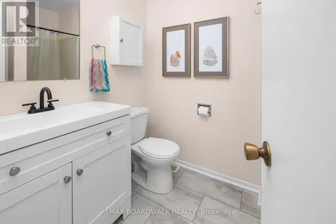 8 Jessie Drive Perth ON K7H 3J1