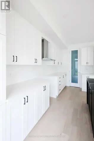 592 Roundhouse Crescent Ottawa ON K2S 1K4