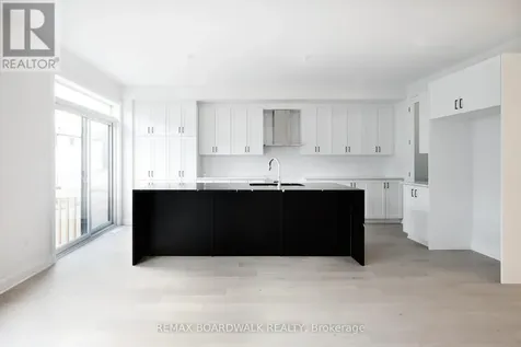 592 Roundhouse Crescent Ottawa ON K2S 1K4