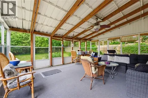 320 River Side Drive Oakville ON L6K 3N4