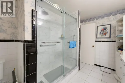 320 River Side Drive Oakville ON L6K 3N4