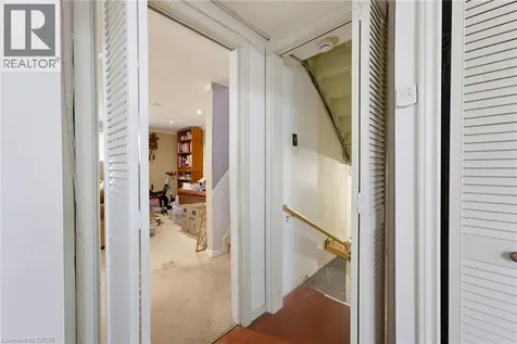320 River Side Drive Oakville ON L6K 3N4