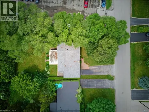 320 River Side Drive Oakville ON L6K 3N4