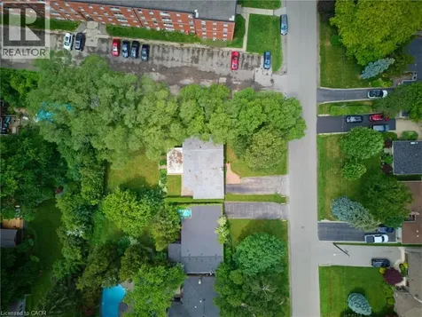 320 River Side Drive Oakville ON L6K 3N4