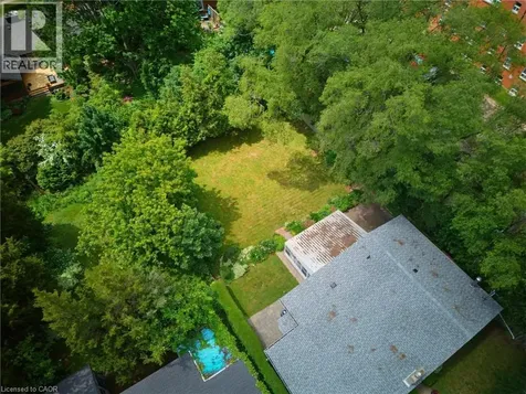 320 River Side Drive Oakville ON L6K 3N4