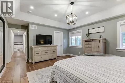 612 Marley Road Burlington ON L7T 3R7