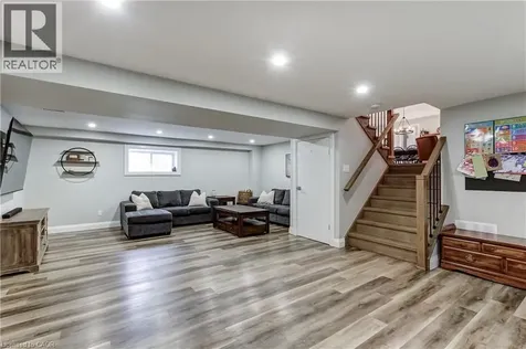 612 Marley Road Burlington ON L7T 3R7