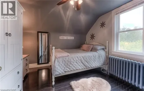 465 Nyberg Street Kitchener ON N2G 2Z2