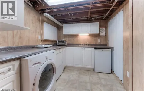465 Nyberg Street Kitchener ON N2G 2Z2