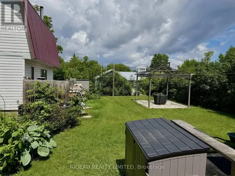 22 Perth Street Rideau Lakes ON K0G 1V0
