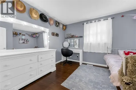 338 East 24th Street Hamilton ON L8V 2Y6