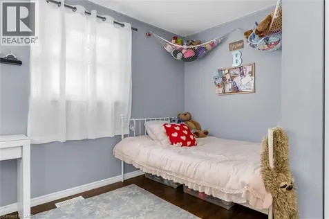 338 East 24th Street Hamilton ON L8V 2Y6