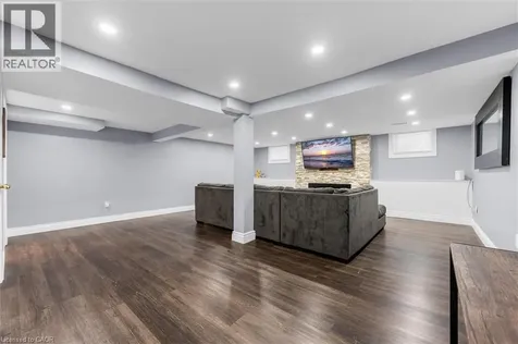 338 East 24th Street Hamilton ON L8V 2Y6