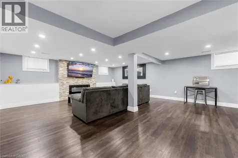 338 East 24th Street Hamilton ON L8V 2Y6