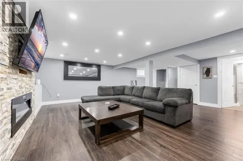 338 East 24th Street Hamilton ON L8V 2Y6