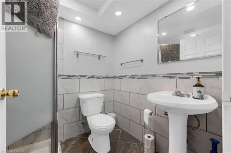 338 East 24th Street Hamilton ON L8V 2Y6