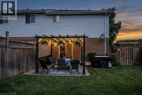 37 Walker Court Grimsby ON L3M 5J5