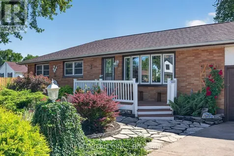 1804 St. Anne Street Tecumseh ON N8N 1V4