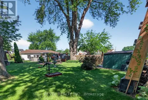 1804 St. Anne Street Tecumseh ON N8N 1V4