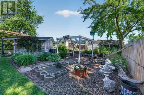 1804 St. Anne Street Tecumseh ON N8N 1V4