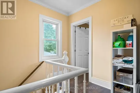 282 Sydenham Street Gananoque ON K7G 1C3