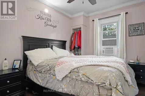 282 Sydenham Street Gananoque ON K7G 1C3
