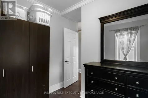 282 Sydenham Street Gananoque ON K7G 1C3