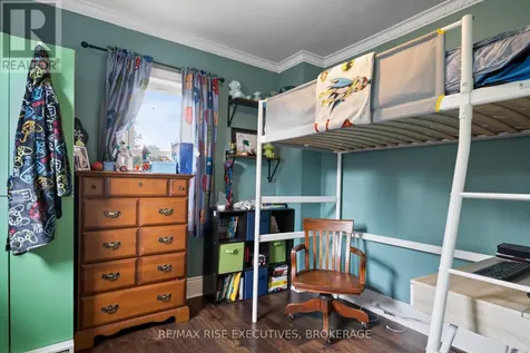 282 Sydenham Street Gananoque ON K7G 1C3