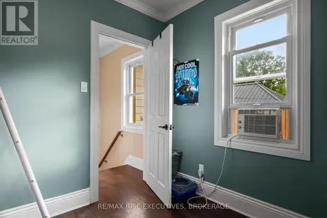 282 Sydenham Street Gananoque ON K7G 1C3