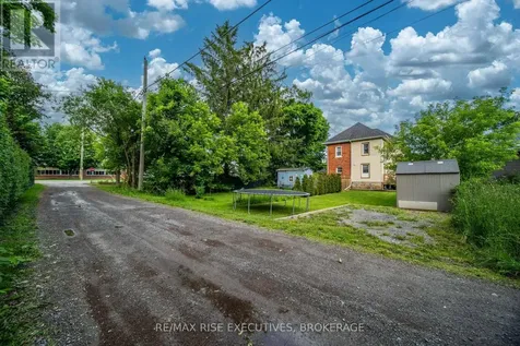 282 Sydenham Street Gananoque ON K7G 1C3