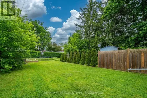 282 Sydenham Street Gananoque ON K7G 1C3